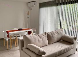 Departamento Cordillera III、ゴドイ・クルスのホテル