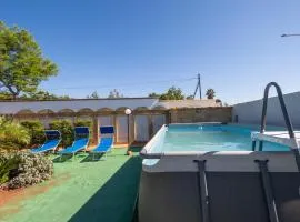 Blue House in Villa Con Piscina
