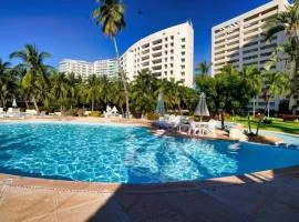 A pie de mar en zona hotelera, 1BR condo In Monarca Ixtapa, no pagas brazalete