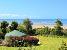 Pā Tōrea Beach Stay, villa à Collingwood