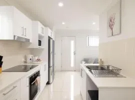 Smart Suites Self Check-in Apartments - Freney Park