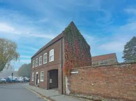 Chapel Houses, A collection of three townhouses A central collection that sleeps 10
