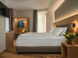 Green Hotel Genzianella, hotel in Roncone