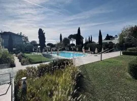 Ginny House Lake - charming flat with pool
