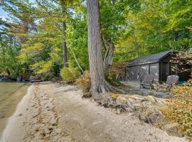 Rustic Cabin with Squam Lake Access and Fireplace!, Hotel in Holderness