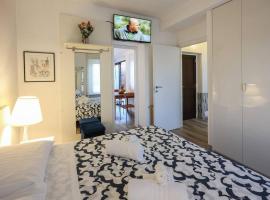 Attico Frascati La Cattedrale, soggiorno esclusivo nel centro storico, hotel v destinaci Frascati