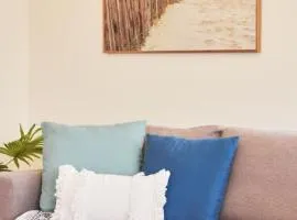 Cowrie Beach Haven- 600 meters to beach
