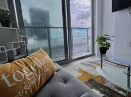 Ocean View Entire Condo In Downtown With Pool and Gym