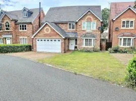 Cozy Coastal Retreat in Rhuddlan - 5 Bedroom House