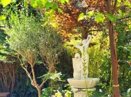 Demeure vigneronne avec jardin 12 couchages 6 suites