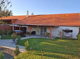 Alpakavendégház, hotel v destinaci Balatoncsicsó