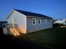 Sou'West Sunshine Cottage with Hot tub and Pool, hotel v destinaci Kensington