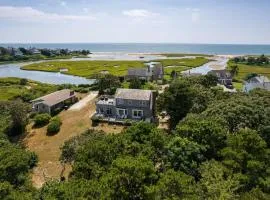 Stunning Water Views 2 Decks By Beach
