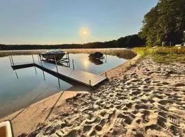 Beautiful Retreat on Sand Lake