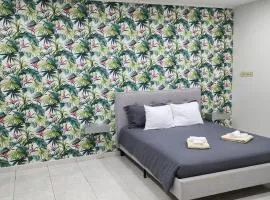Vibrant Studio Near the Beach