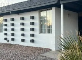 Vegas Super Central House