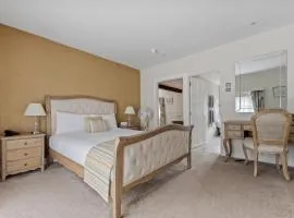 Sleeping Bear Hotels Dorchester