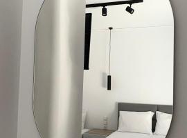 Costa Varda Apartments: Mourteri şehrinde bir otel