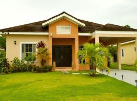 Paradise in Edgehill, Jamaica!, hotel v destinaci St Mary
