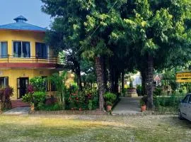 Safari Wildlife Lodge & Camp