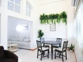 Near BTS Bearing Skytrain- Homey living Townhome - 4 Bedrooms