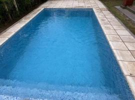 Cabaña renacer, hotel en Ullún