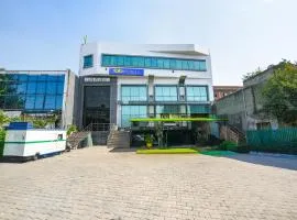 FabHotel Black Stone Palace