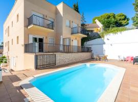 Dorada Apartment Lluna, hotel v destinaci Calafell