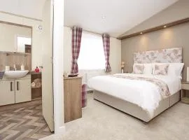 Limetree Lodge 2 at Riverside Leisure Park