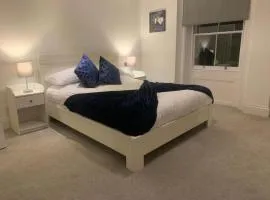 City Centre Luxury Triplex Apartment Sleeps 7