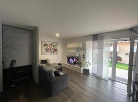 Garden Oasis house - stile moderno WiFi e piscina, hotel a Tenno