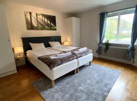 Härlig lägenhet med fri parkering, hotel en Jönköping