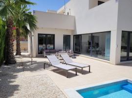 La Perla Blanca, hotel in Benijófar