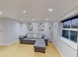 Grand 2 bed Apartment