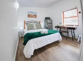 Modern & Central 1 BR Apt Close To Major Attractions