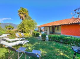 Casa Francesca Garden And View - Happy Rentals, hotel v destinaci Castelveccana