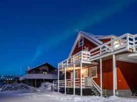 Ilulissat Stay - 4-bedroom villa with sea view and hot tub