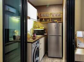 brown condo Phahon67, condominio en Ban Chuat Plai Mai