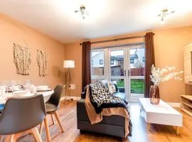 Stylish Urban Suite with Secure Parking & Fast Wi-Fi