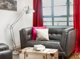 Boutique 1 Bdrm Duplex Suite on Marina 305