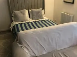 Nw2 Studio Flat mins to London