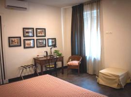 CASABONA1910 bed&breakfast, hotel u gradu Verčeli