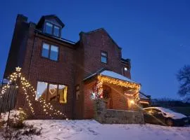 The Chase, Luxury Hot Tub Retreat, Pets Welcomed