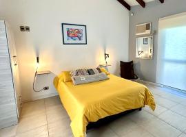 Departamento cerca del centro Andes Maristas, ξενοδοχείο σε El Challao