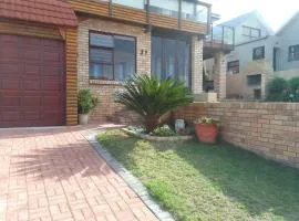Tamarisk Square 39