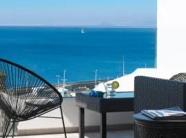 Luxury Ocean View Retreat 2bedroom APT with Jacuzzi
