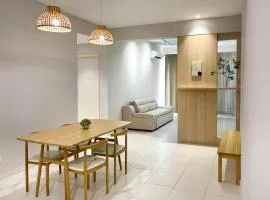 Modern Muji 3 Bedder Retreat with Netflix & Fast WiFi
