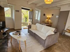 Maison la Doucette et son extérieur