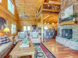 Hot Tub and Mtn Views Bear Ridge Cabin in Georgia