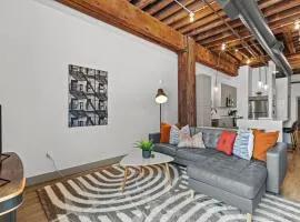 1BR Riverfront Loft-Parking-G208